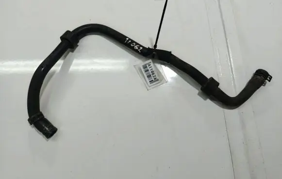 Volkswagen Touran I Engine coolant pipe/hose 