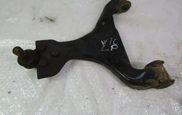 Mercedes-Benz Vito Viano W639 Front lower control arm/wishbone A6393300410