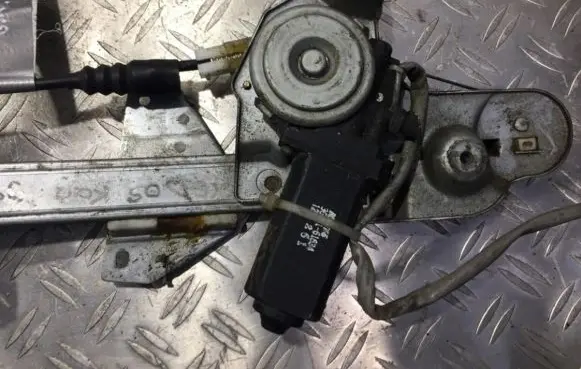 Mazda Xedos 6 Rear door window regulator motor 3640161634