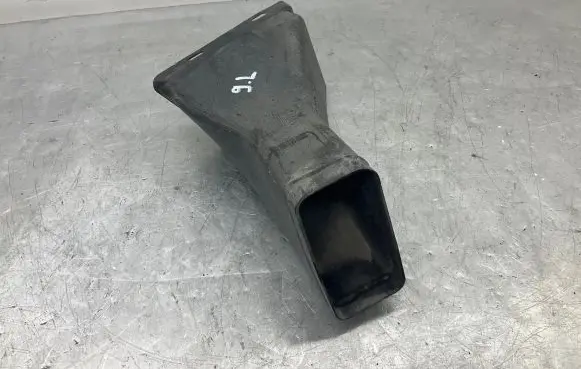 BMW 5 E60 E61 Intercooler air channel guide 7178085 11460913