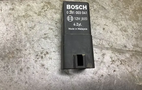 Opel Antara Glow plug pre-heat relay 0281003041