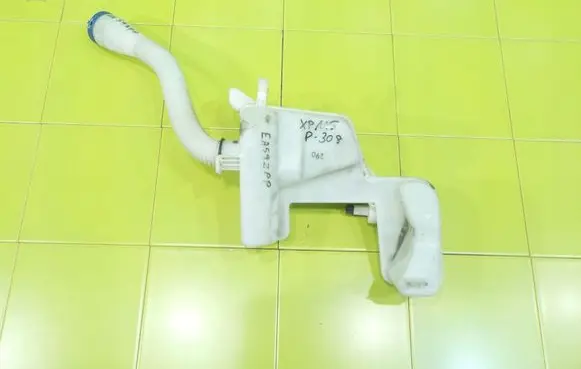 Peugeot 308 Windshield washer fluid reservoir/tank XP115