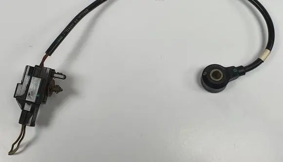 Mercedes-Benz S W220 Detonation knock sensor 98MF-12A699-BA