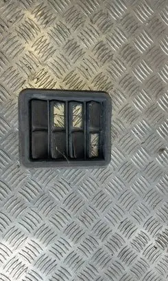 Chrysler Grand Voyager V Quarter panel pressure vent 05058643AA