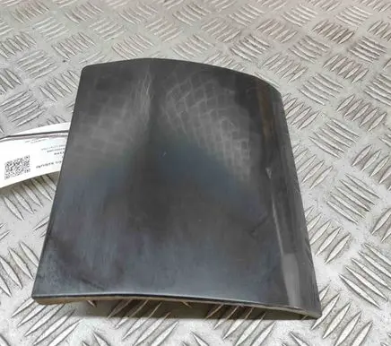 Rear fender molding trim