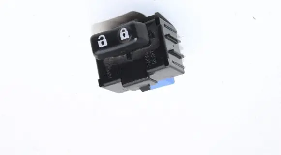 Lexus CT 200H Central locking switch button 
