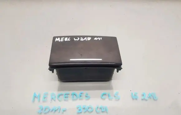 Mercedes-Benz CLS C218 X218 Glove box central console A2186800950