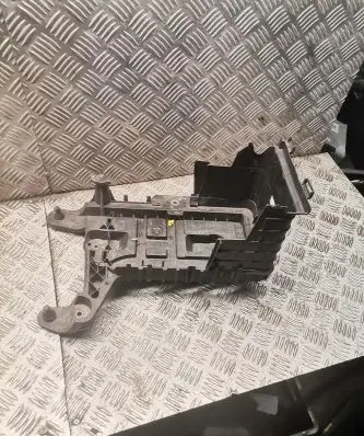 Battery tray