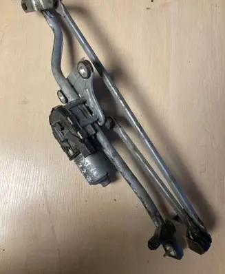 Volvo XC60 Front wiper linkage and motor 30753513