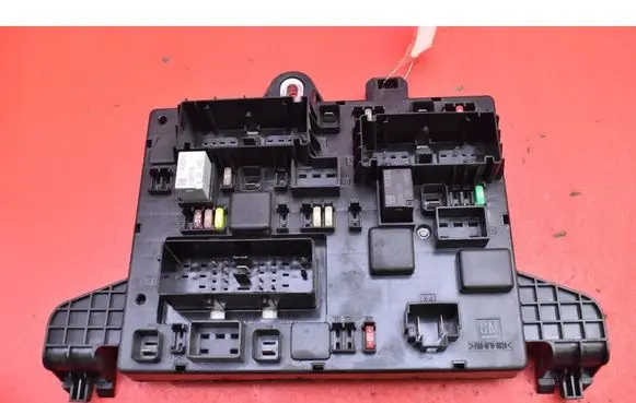 Opel Astra J Fuse box set 13343950RP