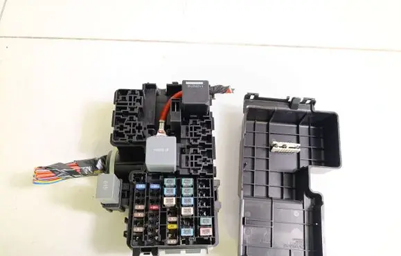 Volvo XC60 Fuse module 31384034 31676133