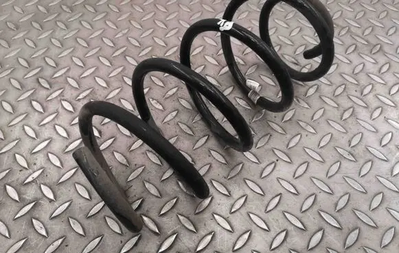 Volvo XC40 Front coil spring 32221902