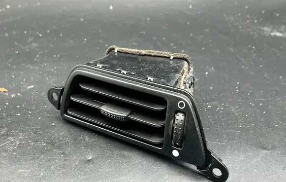 Ford Mondeo MK IV Rear air vent grill 6M21U246W02 C79HA