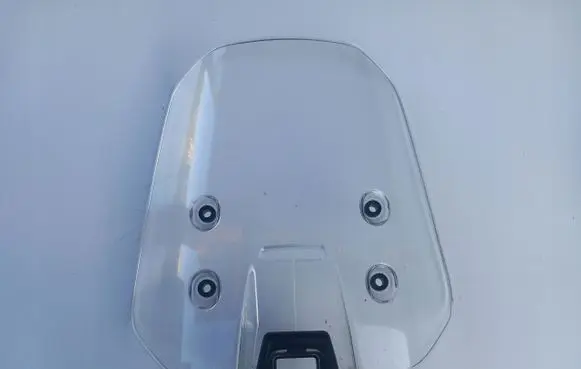 Suzuki Grand Vitara II Front windscreen/windshield window