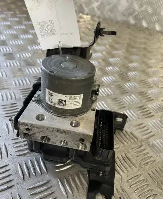 Peugeot 5008 II ABS Pump 9825549780