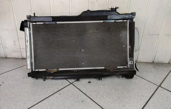 Subaru Legacy Radiator set 