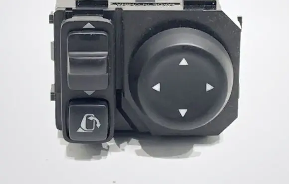 Nissan X-Trail T32 Wing mirror switch