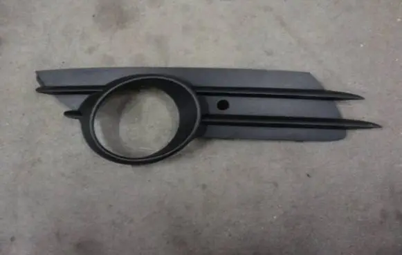 Opel Corsa D Front bumper lower grill 475498858A 13211479