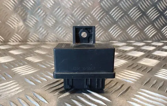 Peugeot 207 Fuel injection pump control unit/module 240107