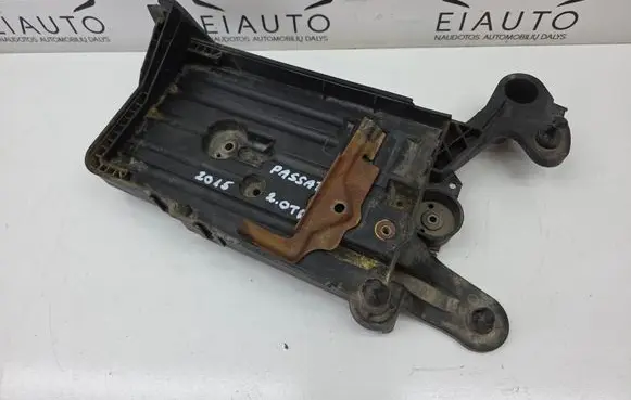 Volkswagen PASSAT B8 Battery tray 5Q0915521H 5Q0915521J