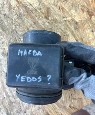 Mazda Xedos 9 Mass air flow meter E5T51272