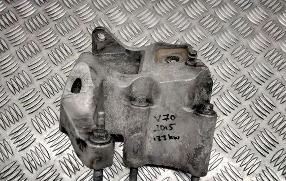 Volvo V70 Engine mounting bracket 31401633