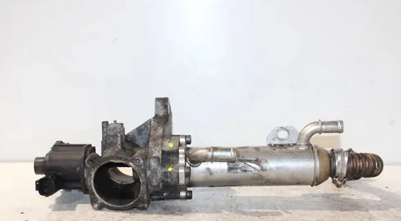Volvo XC70 EGR valve cooler 8801828 30774812