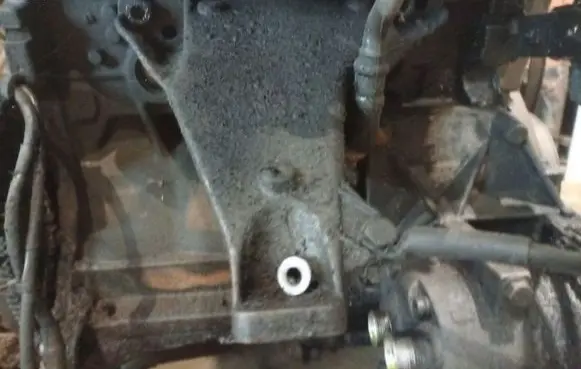 Audi A4 S4 B5 8D Engine mounting bracket
