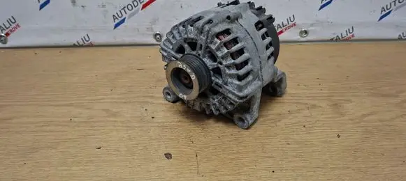 BMW 3 E92 E93 Generator/alternator 7802261