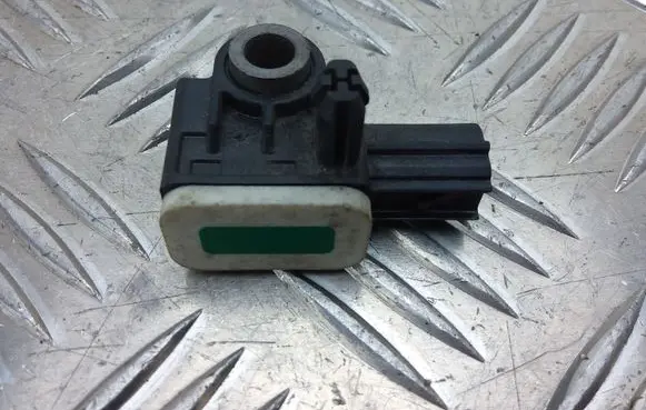 Volvo S60 Airbag deployment crash/impact sensor BBM457K1X 8V4T14B006AA