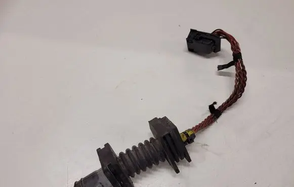 BMW X6 E71 Fuel injector wires 1251850861702 53781210 738050704A