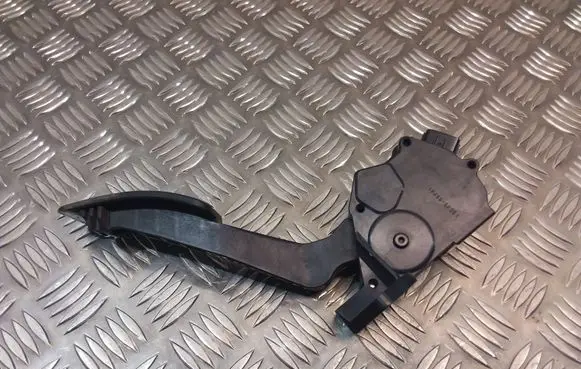 Subaru Legacy Accelerator throttle pedal 36010AG140 1988007120