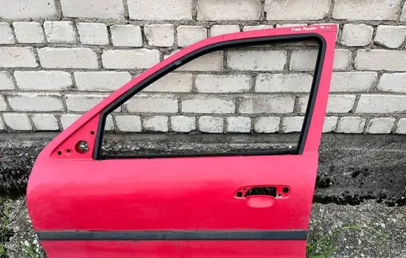 Ford Mondeo MK I Front door