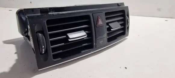 Mercedes-Benz C W204 Dash center air vent grill A2048304054 6846001