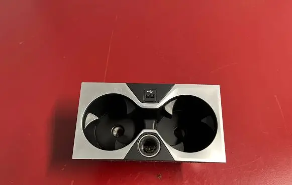 Cup holder front