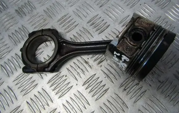 Renault Scenic I Piston with connecting rod