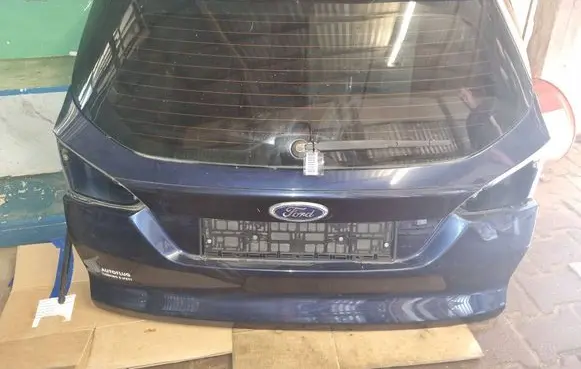 Ford Focus Tailgate/trunk/boot lid