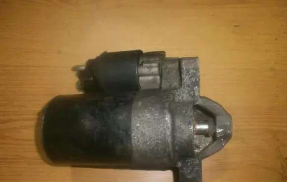 Peugeot 206 Starter motor 1005821815