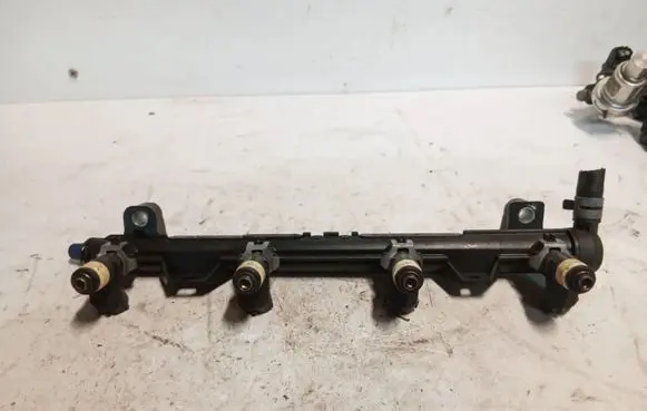 Seat Ibiza III (6L) Fuel injector supply line/pipe 036906031m