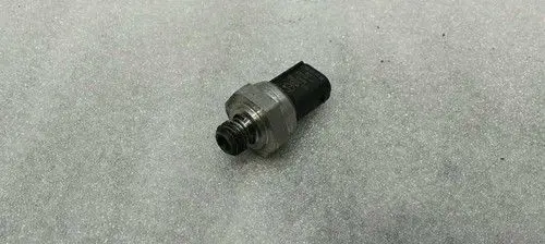 Mercedes-Benz S W222 Fuel pressure sensor A0009052706