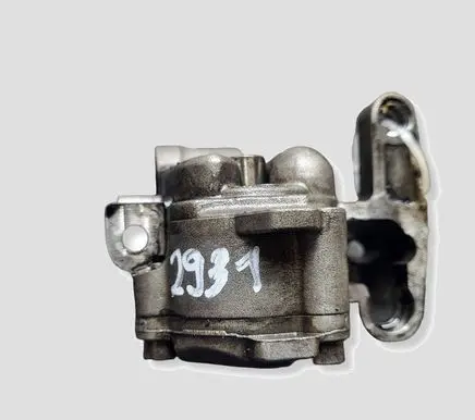 Volkswagen PASSAT CC Oil pump 03G115105C