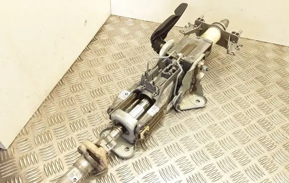 Steering wheel axle set