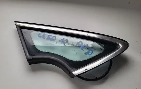 KIA Ceed Front triangle window/glass 