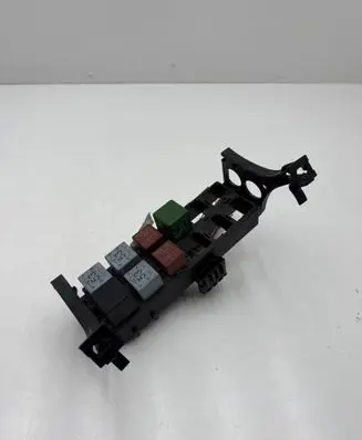 Porsche Boxster 986 Relay mounting block 99661011100