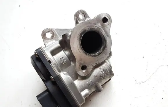 Nissan Navara D23 EGR valve 147103921R H8201353607