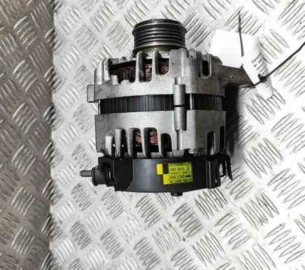 Hyundai ix35 Generator/alternator 373002A805