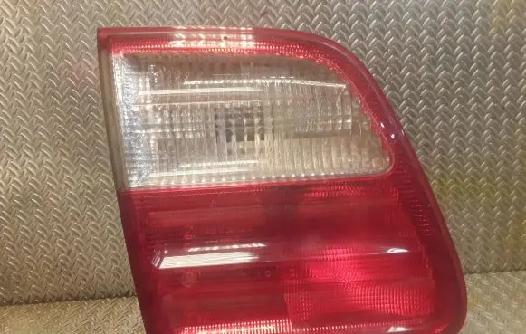 Mercedes-Benz E W210 Tailgate rear/tail lights 2108206164