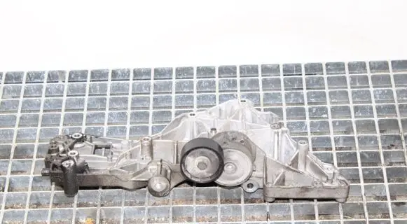 Land Rover Freelander 2 - LR2 Generator/alternator bracket 9661310080