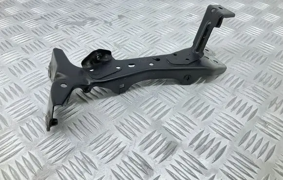 Audi A3 S3 8V Fender mounting bracket 8V0821135C