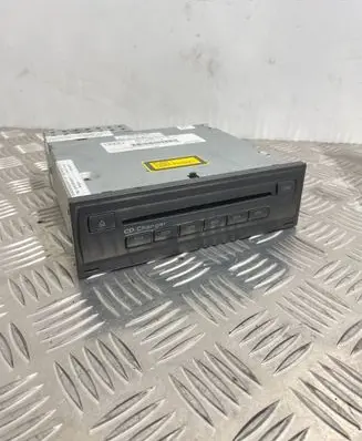 Audi A6 S6 C6 4F CD/DVD changer 4E0035111A 4E0910111F